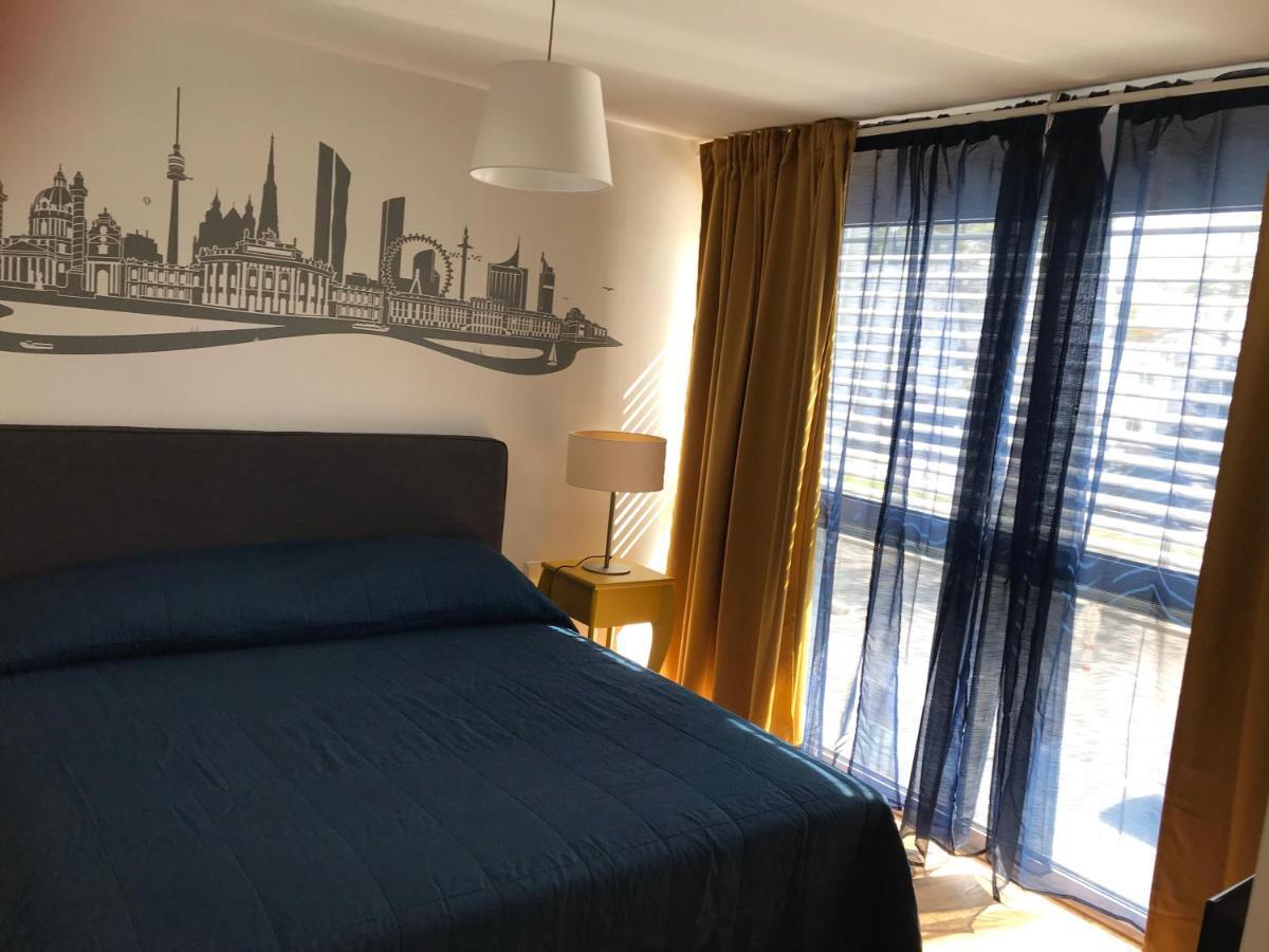 וינה Yellow Flower Apartment With Pool - 5 Min To Lake מראה חיצוני תמונה