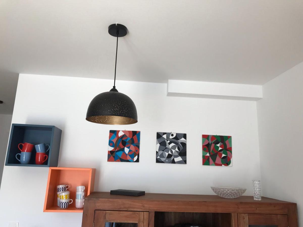 וינה Yellow Flower Apartment With Pool - 5 Min To Lake מראה חיצוני תמונה